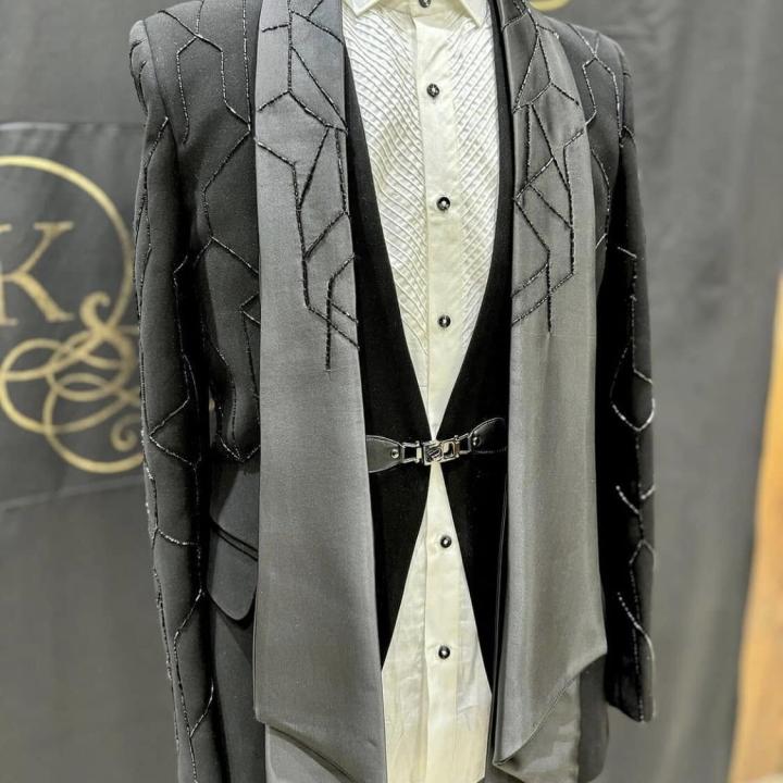 Custom Suit 04